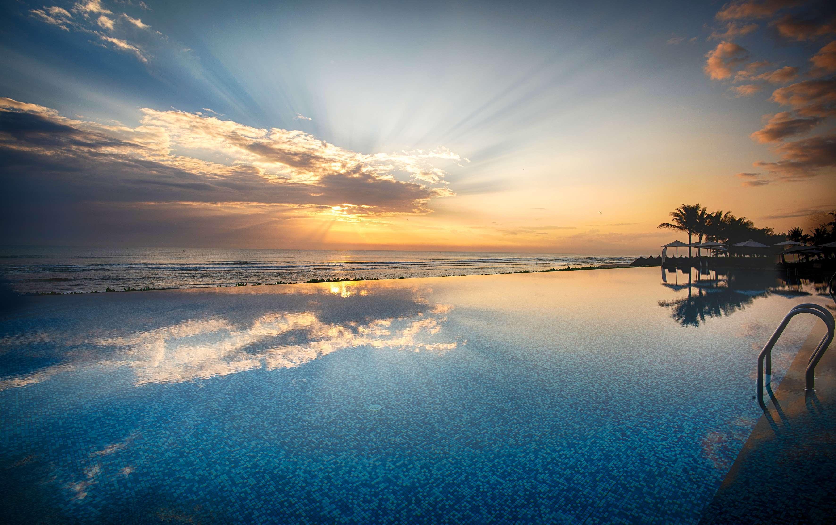 Melia Danang Beach Resort Екстер'єр фото