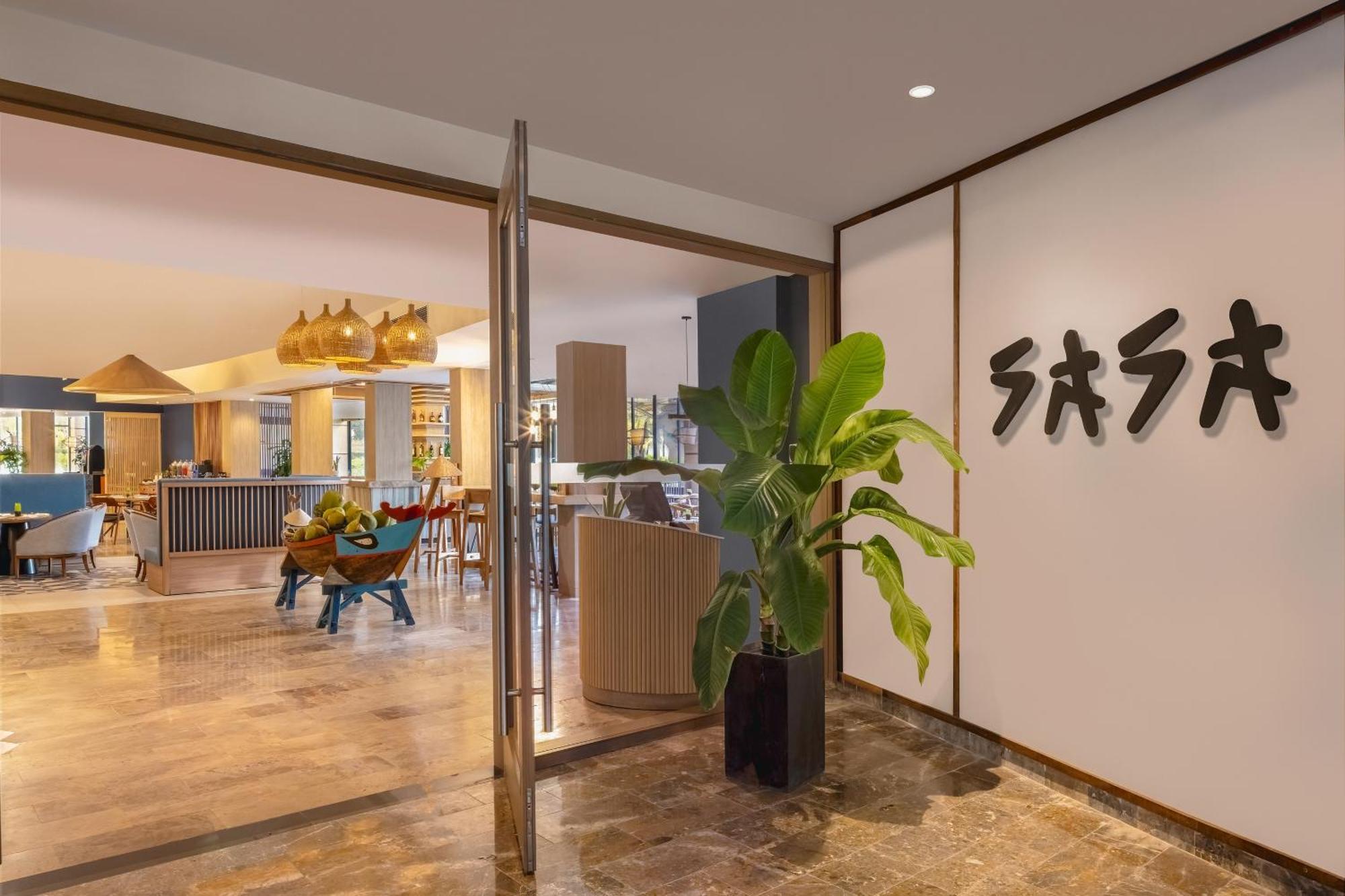 Melia Danang Beach Resort Екстер'єр фото
