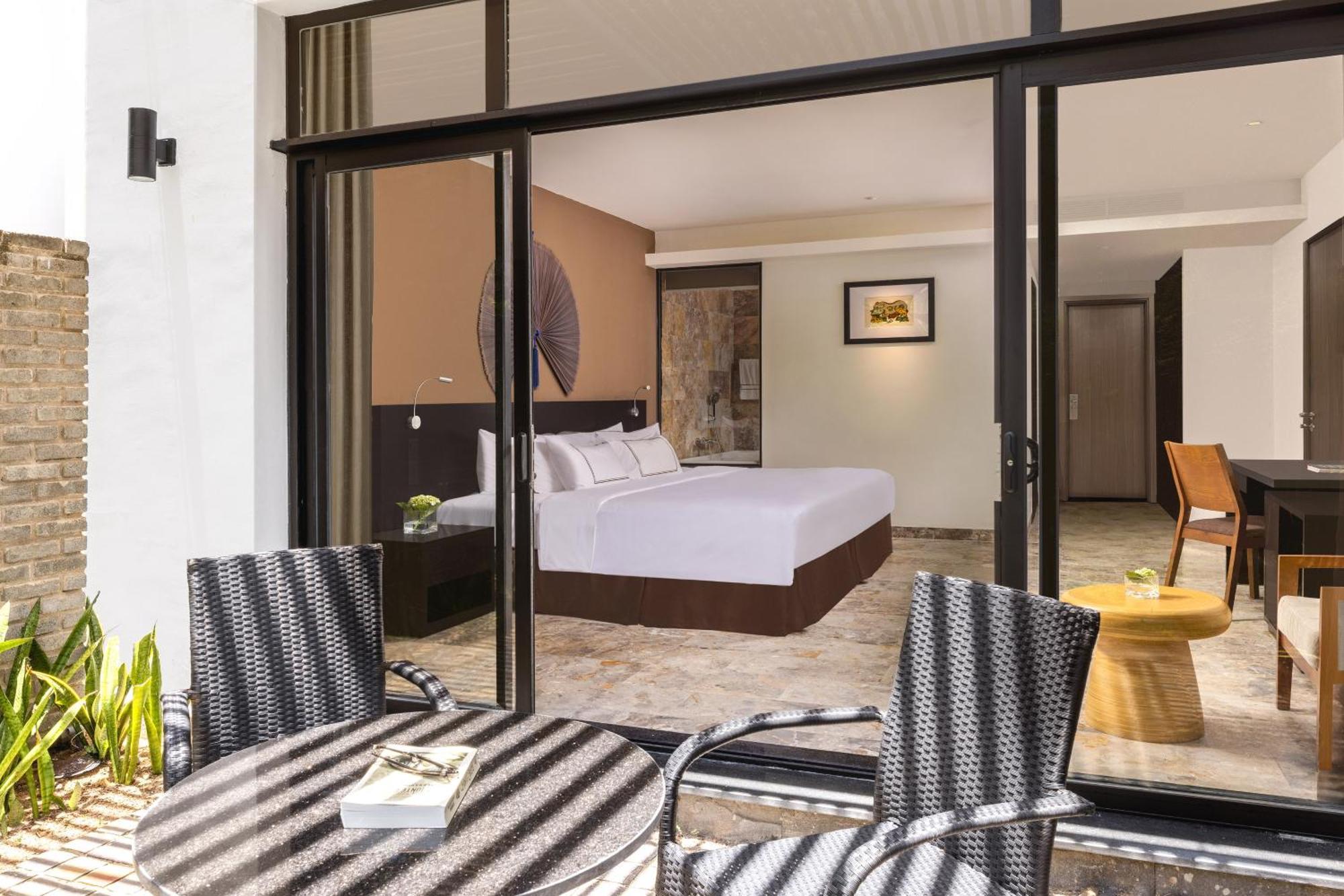 Melia Danang Beach Resort Екстер'єр фото